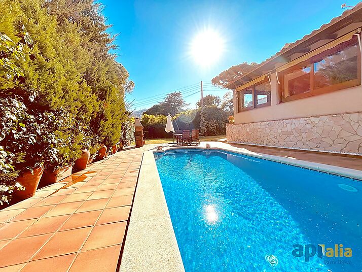 Bonita casa con piscina en Santa Cristina