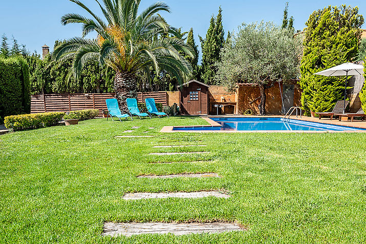 Großes Haus mit Pool und Garten in Calonge