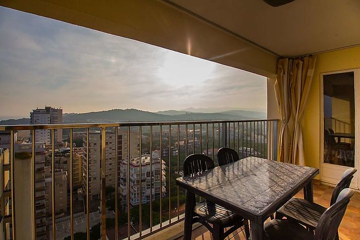 Apartament a primera línia de mar amb vistes panoràmiques