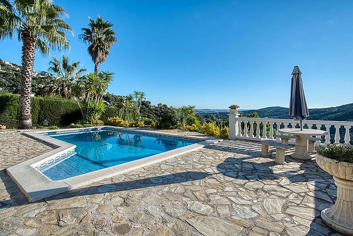 Casita con bonitas vistas