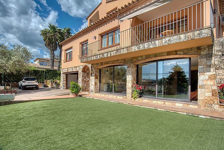 Bonica casa en una exel.lent zona