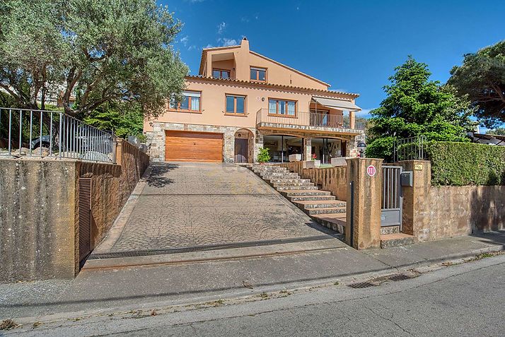 Bonica casa en una exel.lent zona