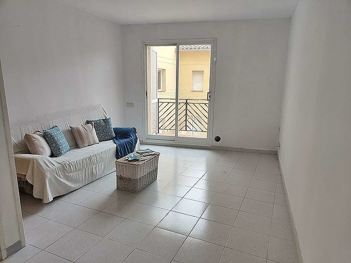 Apartament situat a 150m de la platja