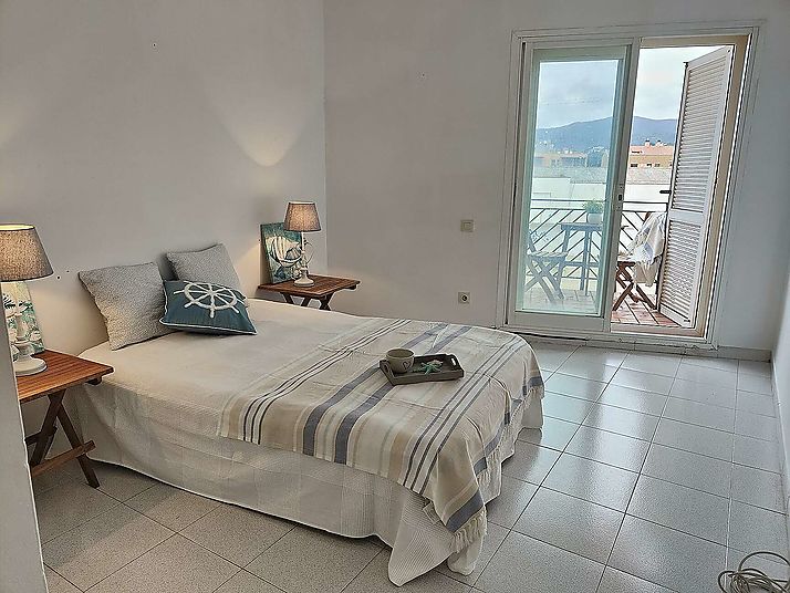 Apartament situat a 150m de la platja