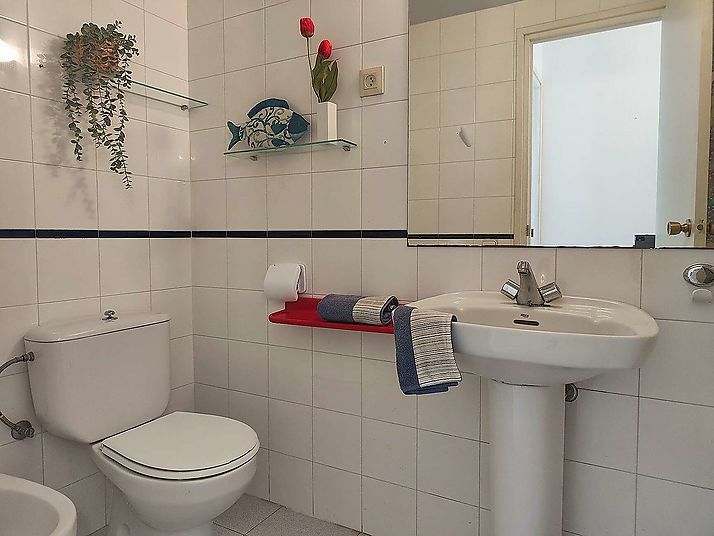 Apartament situat a 150m de la platja