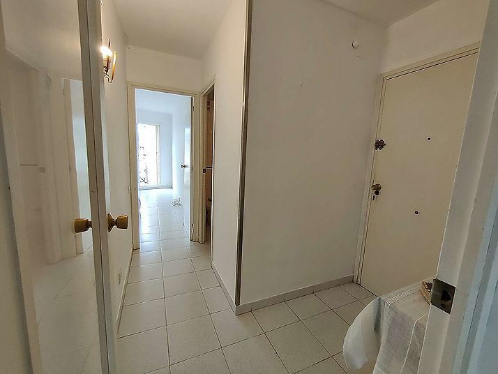Apartament situat a 150m de la platja