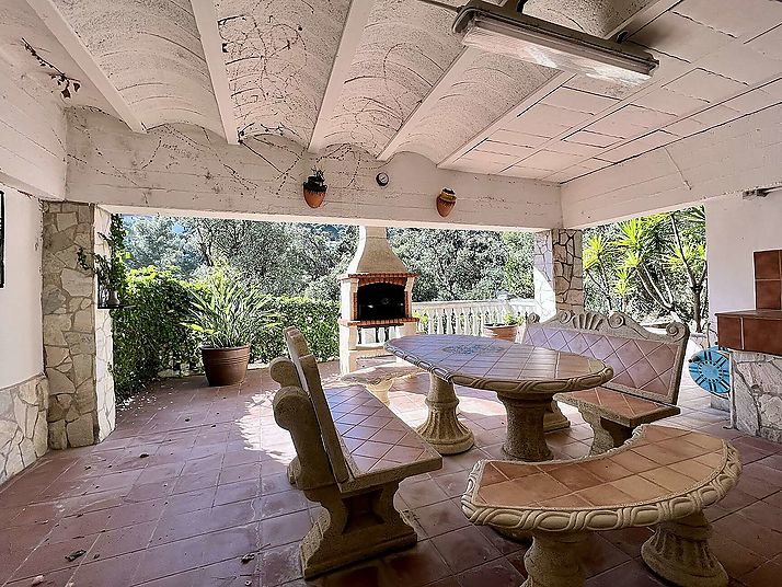 Casa adossada a 300m de la platja amb fantàstiques vistes a les muntanyes