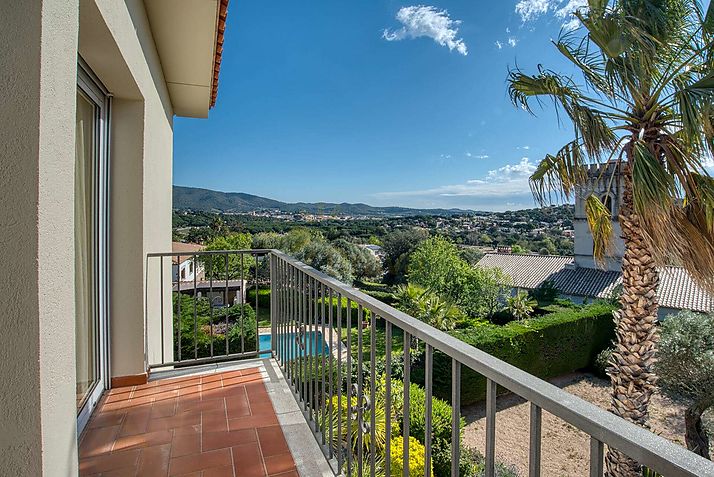 Magnificent house with pool and garden in Calonge