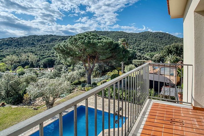Magnificent house with pool and garden in Calonge