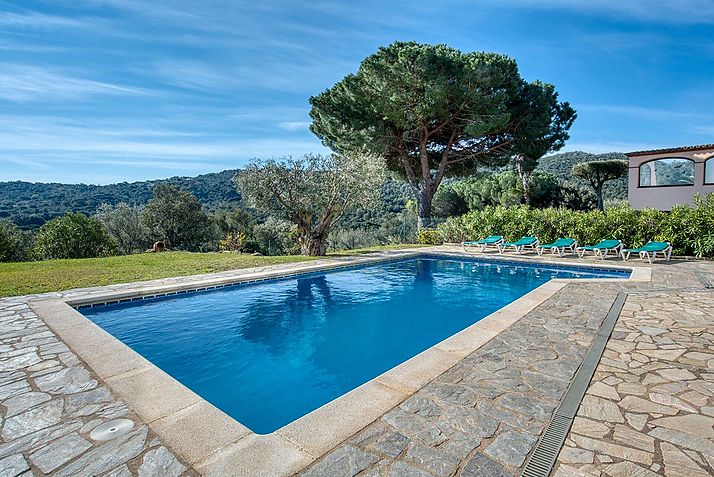 Magnificent house with pool and garden in Calonge