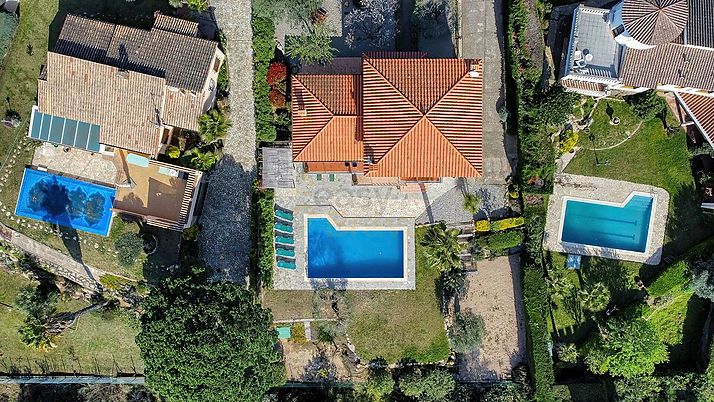 Magnífica casa con piscina y jardín en Calonge