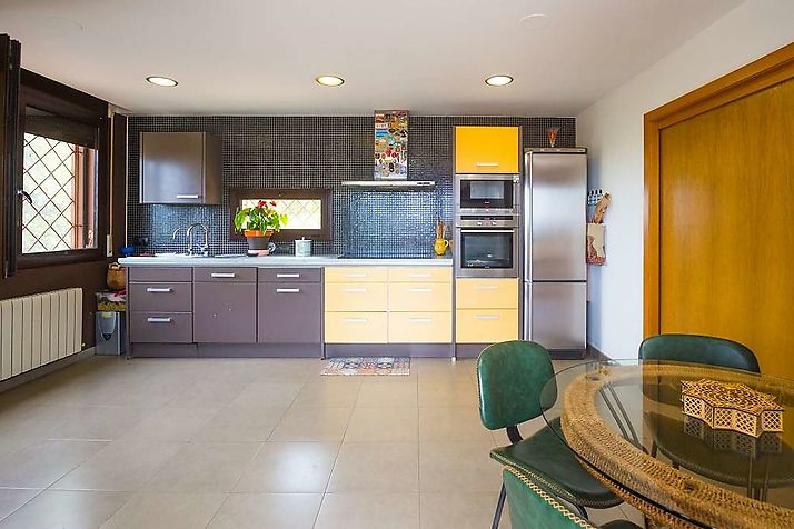 Beautiful house with sea and mountain views in Vall LLobrega