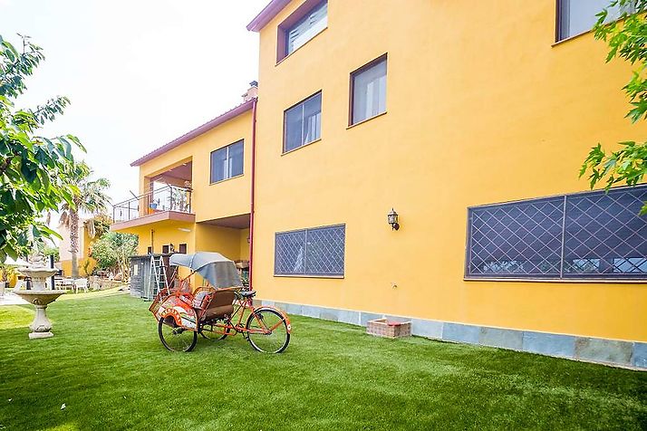 Beautiful house with sea and mountain views in Vall LLobrega