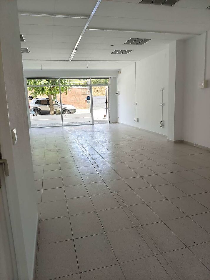 Ampli local al centre de Calonge