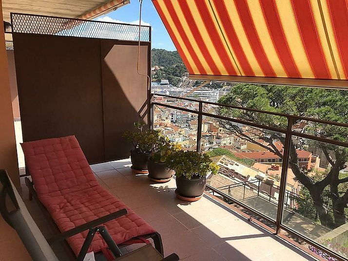 Apartment with 15m terrace, views and parking