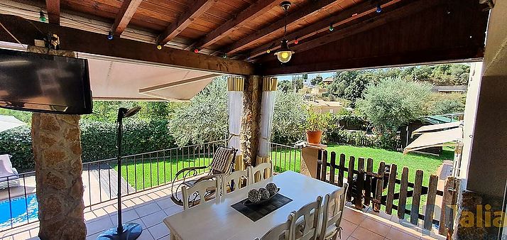 Bonita casa en urbanización en Mas Pere