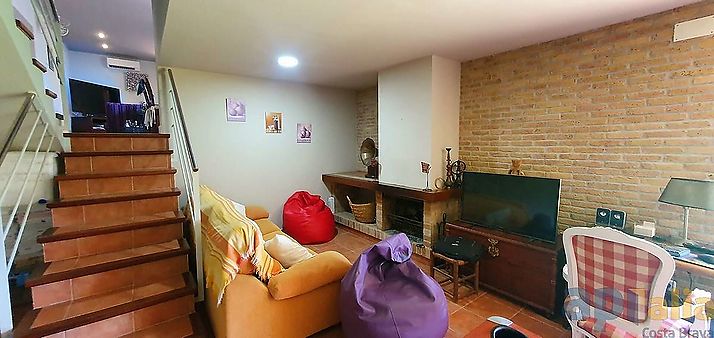 Bonita casa en urbanización en Mas Pere