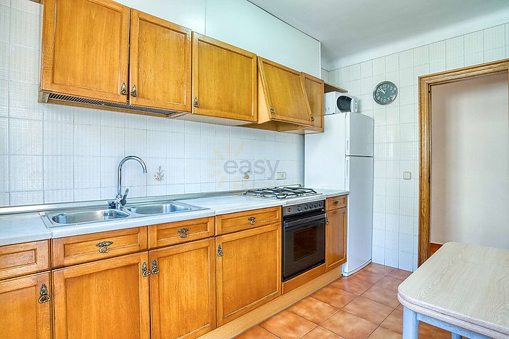 Practical flat 150m from the beach