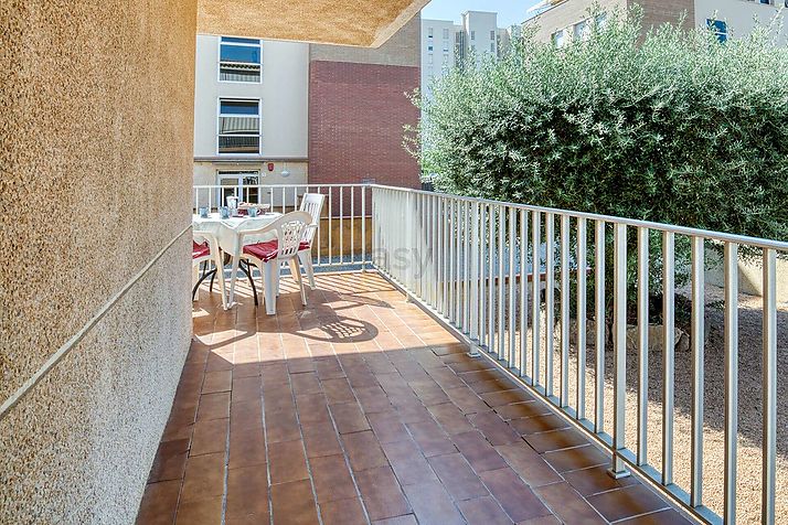 Practical flat 150m from the beach