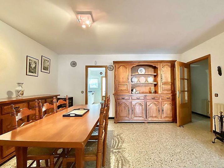CASA CON GRAN TERRAZA Y AMPLIO GARAJE