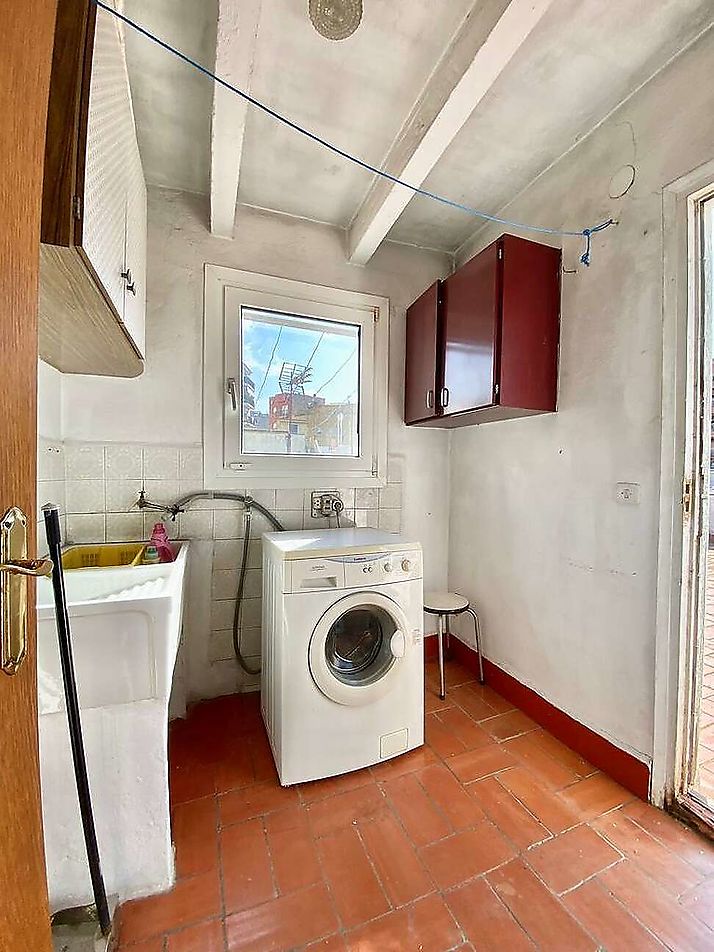 CASA CON GRAN TERRAZA Y AMPLIO GARAJE