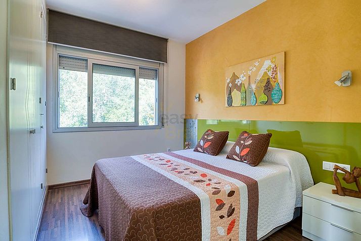 Xalet d'estil contemporani, amb piscina i en perfecte estat