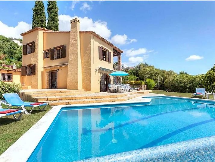 ¿Quién no quiere romper con esa vida estresante al menos los fines de semana? La casa es el refugio justo para ese relax