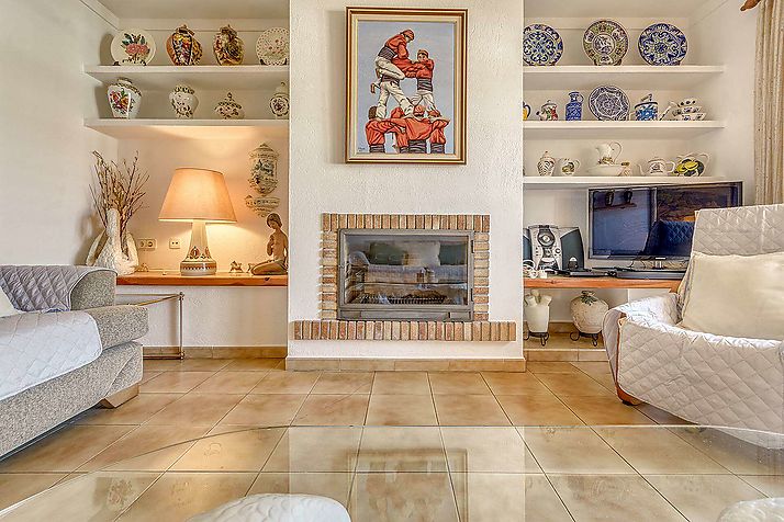 ¿Buscas una  gran casa para entrar a vivir y con piscina?