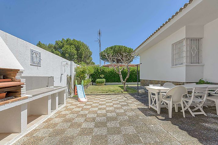 ¿Buscas una  gran casa para entrar a vivir y con piscina?