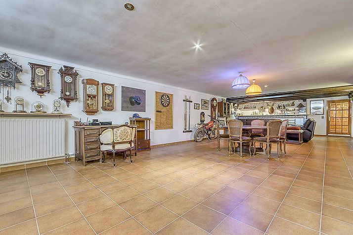 ¿Buscas una  gran casa para entrar a vivir y con piscina?