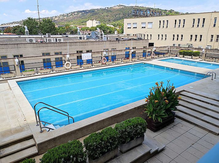 Apartamento en el centro con piscina