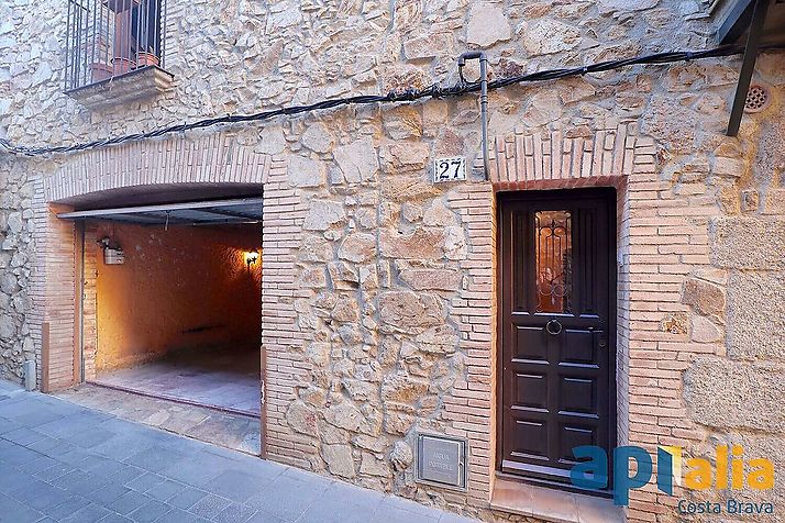 Large town house with pool, Palamós center