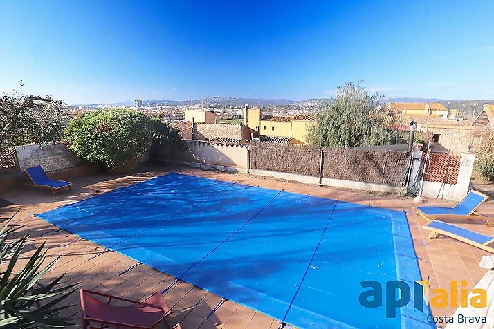 Large town house with pool, Palamós center
