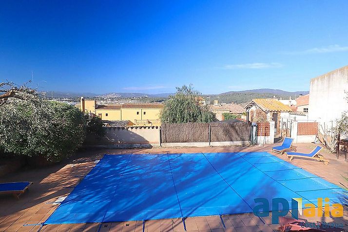 Large town house with pool, Palamós center