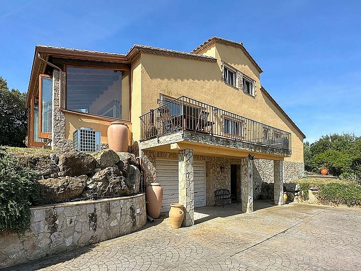 Fantàstica casa àmplia amb  piscina