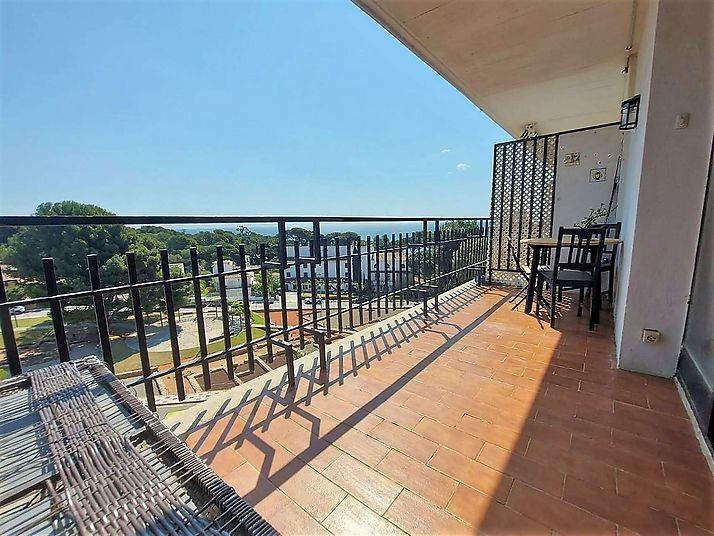 With a large terrace and close to the beaches.