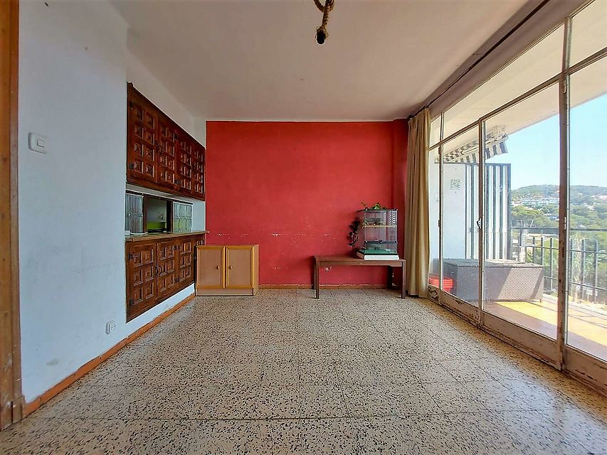 With a large terrace and close to the beaches