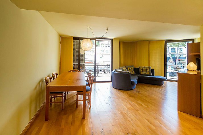 Zentrale Wohnung in Platja d'Aro mit Garage
