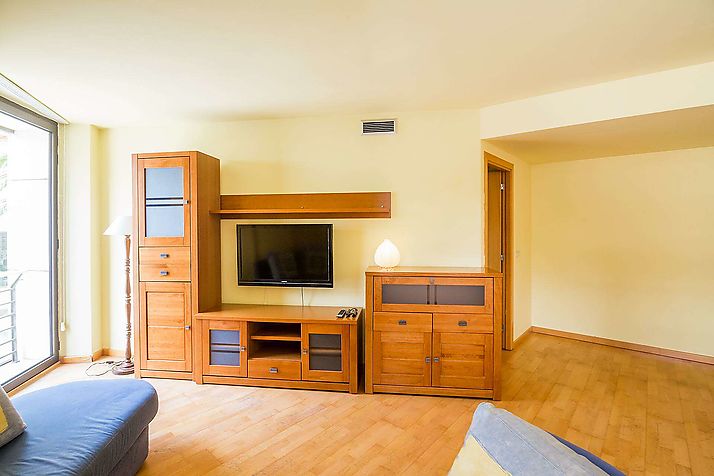 Zentrale Wohnung in Platja d'Aro mit Garage