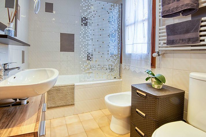 Una casa a 9 minutos del mar, con piscina y 4 dormitorios!