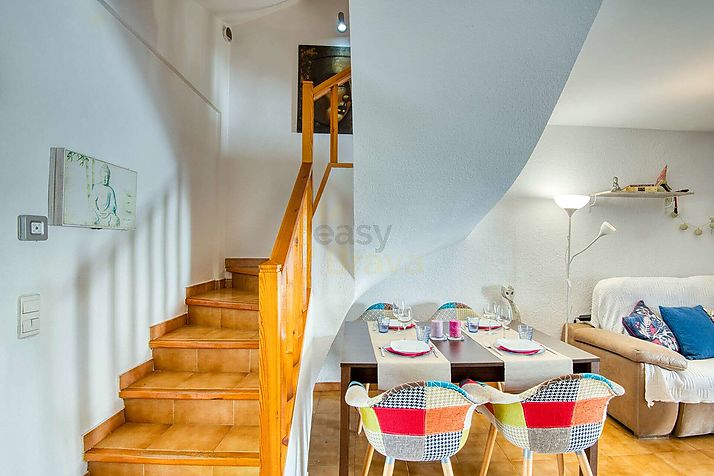 Una casa a 9 minutos del mar, con piscina y 4 dormitorios!