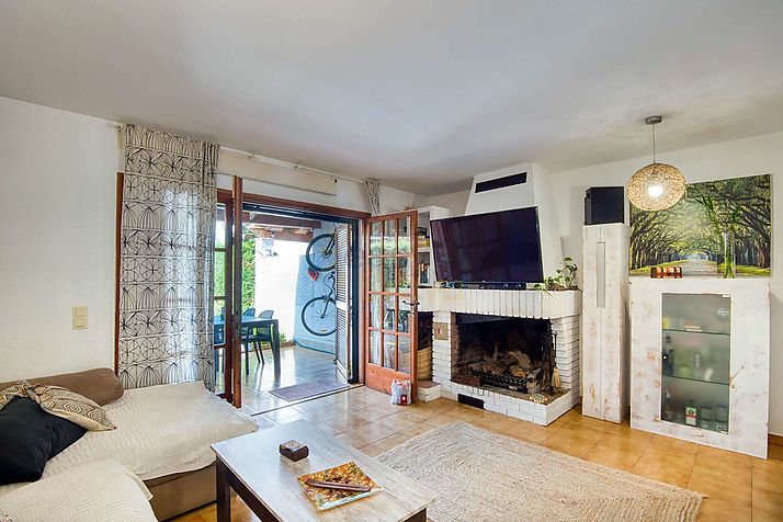 Una casa a 9 minutos del mar, con piscina y 4 dormitorios!