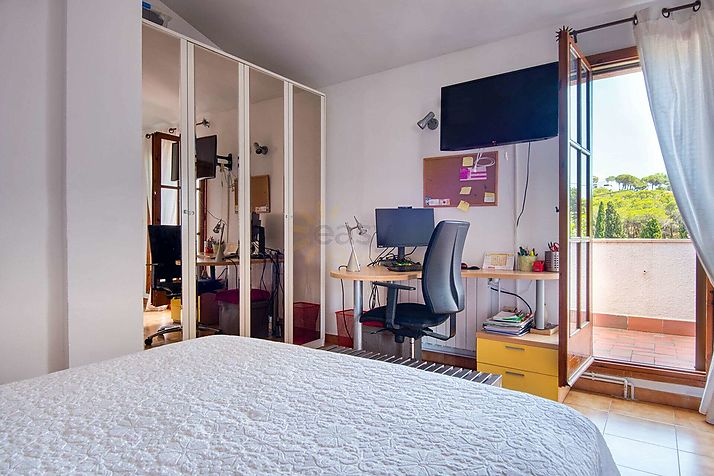 Una casa a 9 minutos del mar, con piscina y 4 dormitorios!