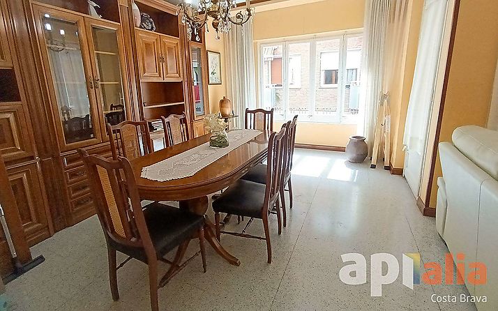 Geräumige Wohnung in zentraler Lage