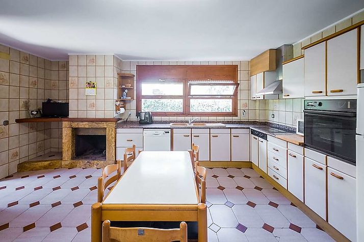 Casa grande i familiar con jardín