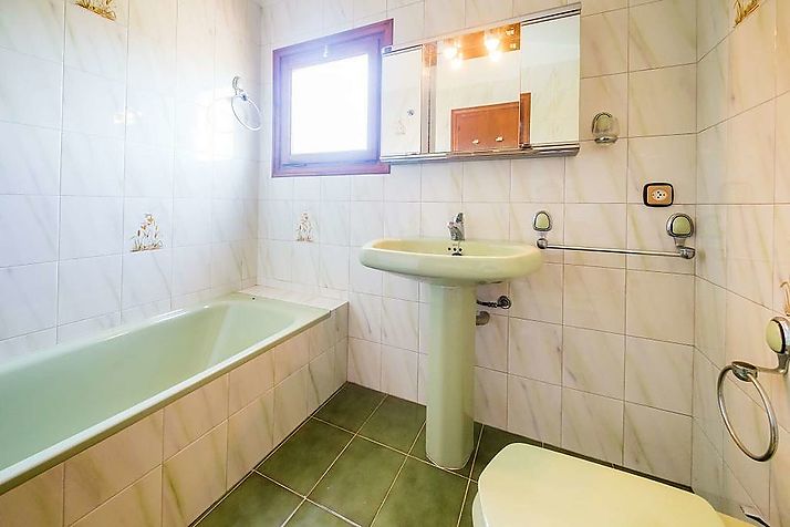 Casa grande i familiar con jardín