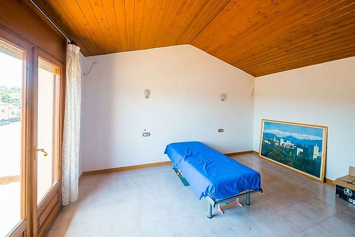 Casa grande i familiar con jardín