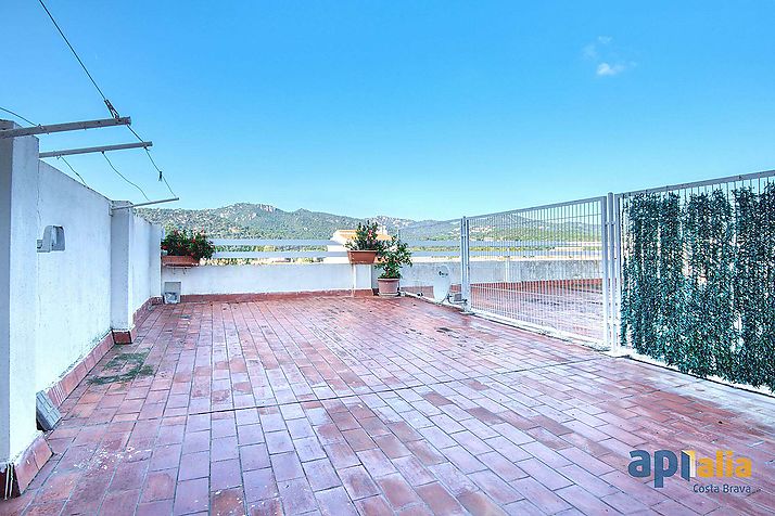 WOHNUNG IM ZENTRUM MIT 30 m2 TERRASSE